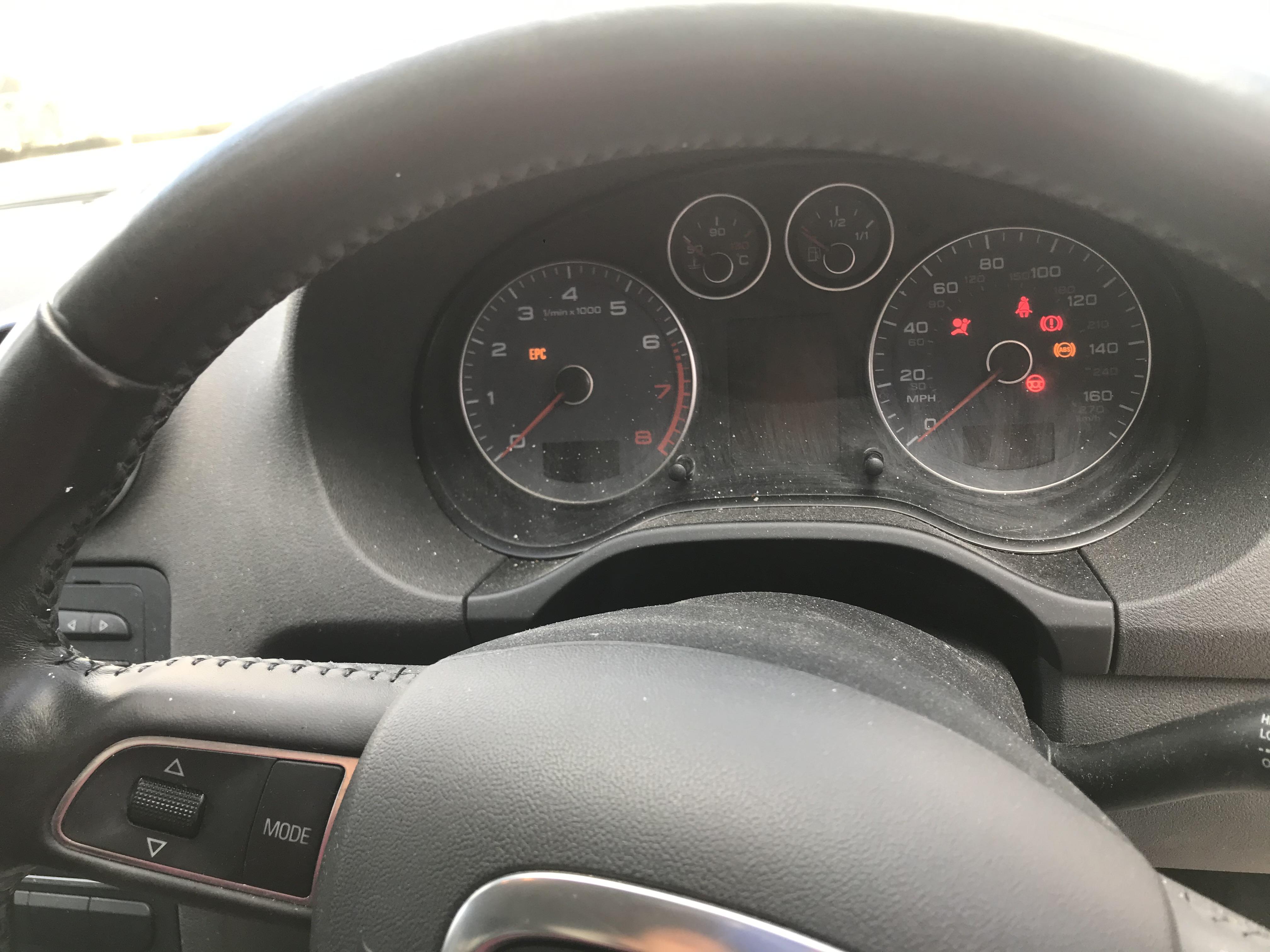 audi a3 8p display not working