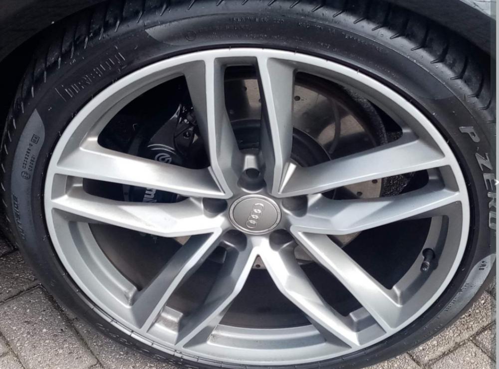 Audi 8.jpg