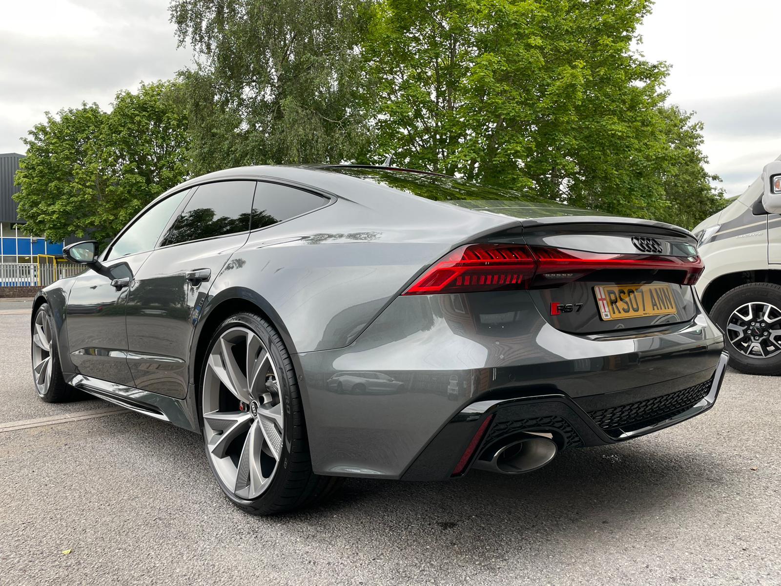 Audi rs 7 c8